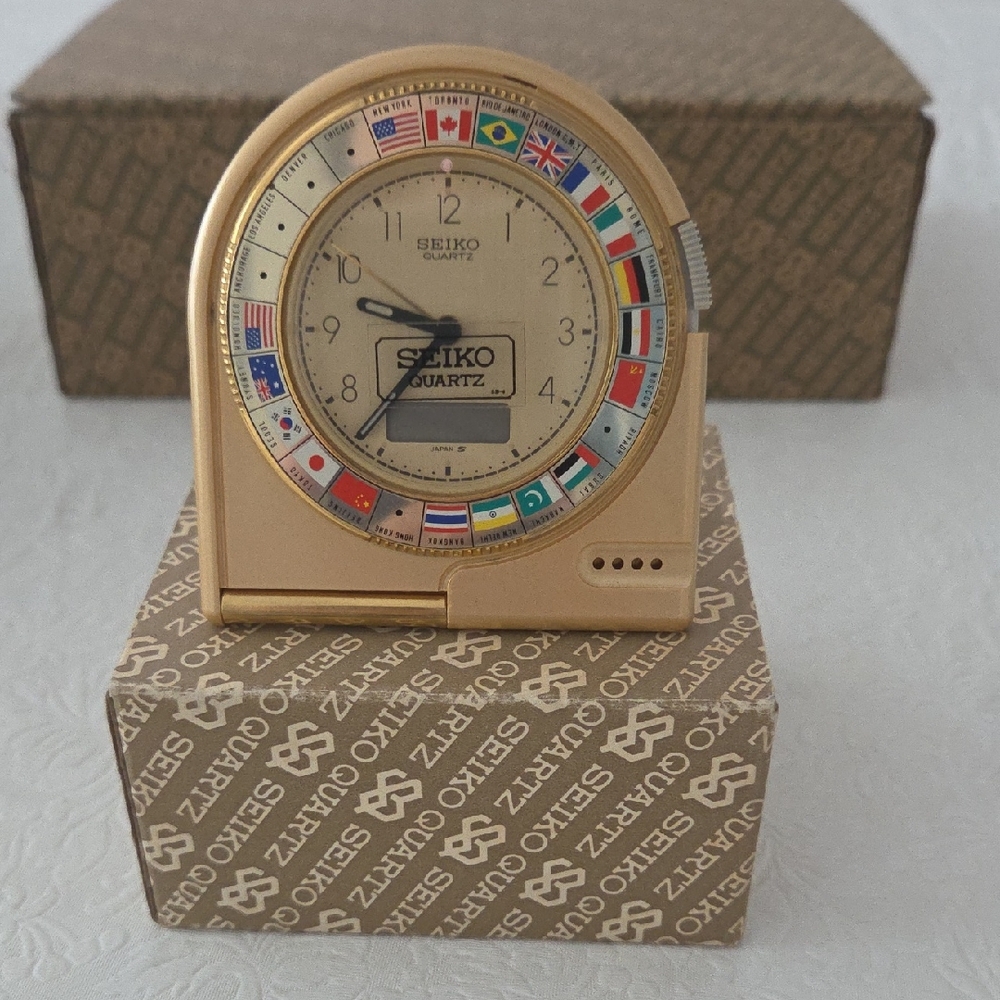 Seiko Gold Quartz Clock with International Flags